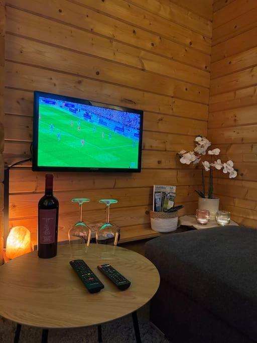 Cozy I Blockhuette Im Nationalpark I Ferienwohnung ノイライヒェナウ エクステリア 写真